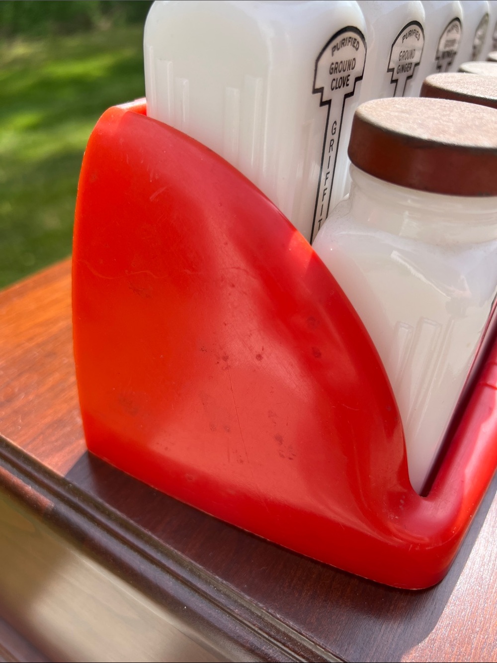 Vtg MCM Atomic Griffith's 12 Piece Milk Glass Spice Jar Set Red Rack Red Lid - Picture 6 of 15